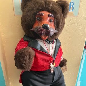 Robert Raikes Ringmaster Bear